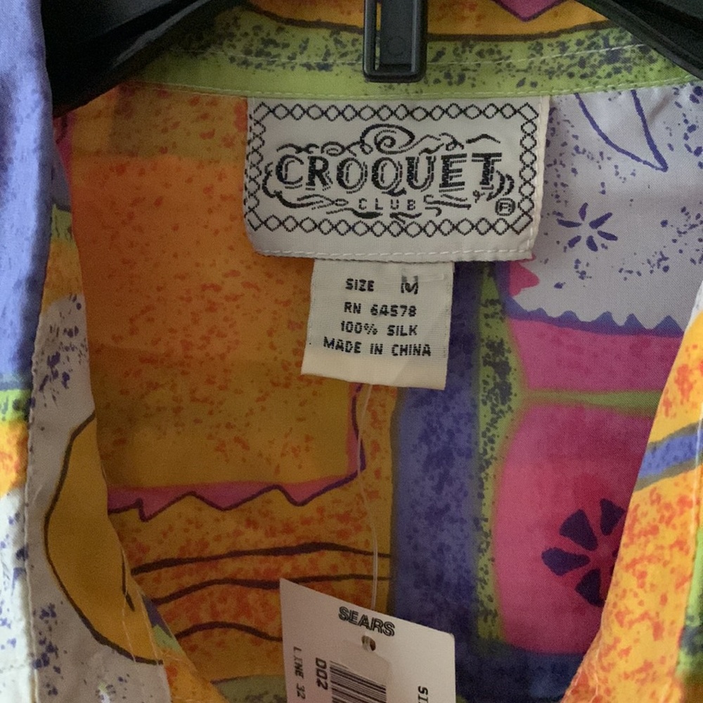 New CROQUET 100% silk short sleeve top. - Picture 5 of 7